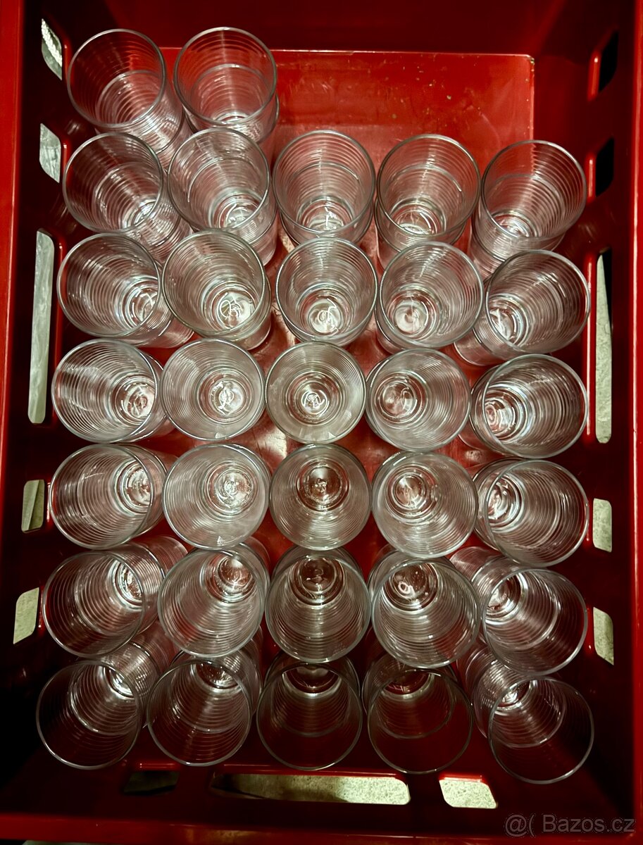 Karafy, skleničky na vodu, víno, šampaňské - 5