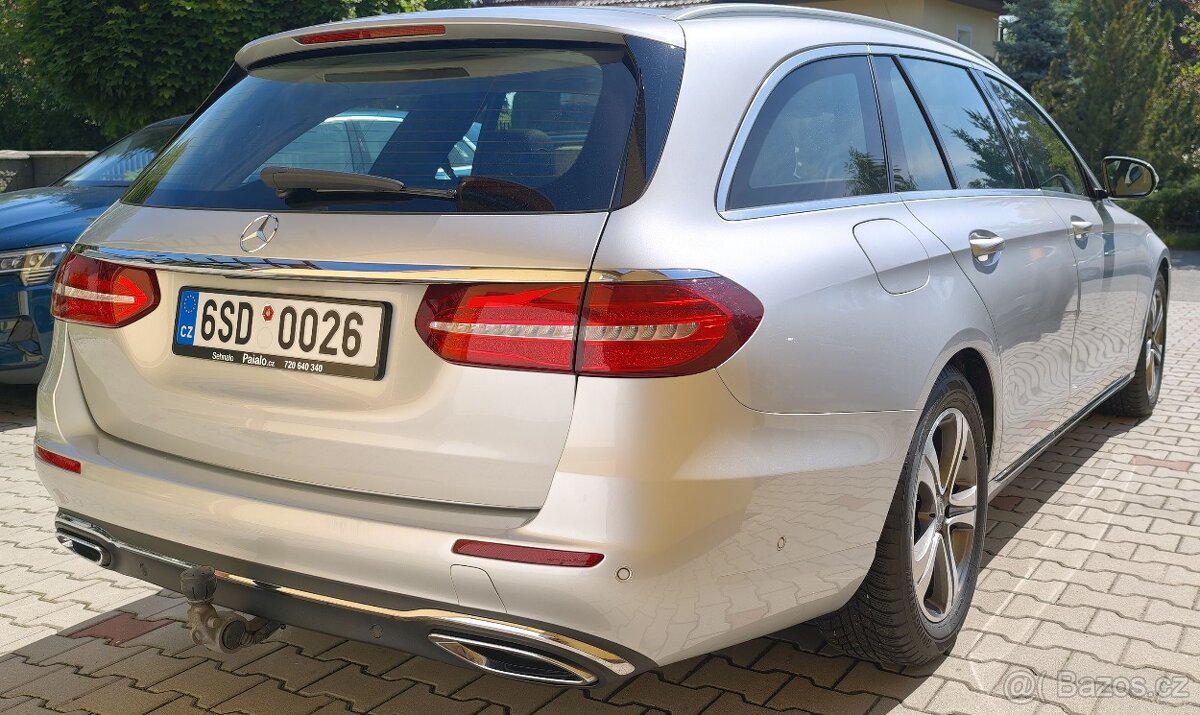 Mercedes E 220 d 4x4 kombi panorama Webasto tažné +DPH - 5
