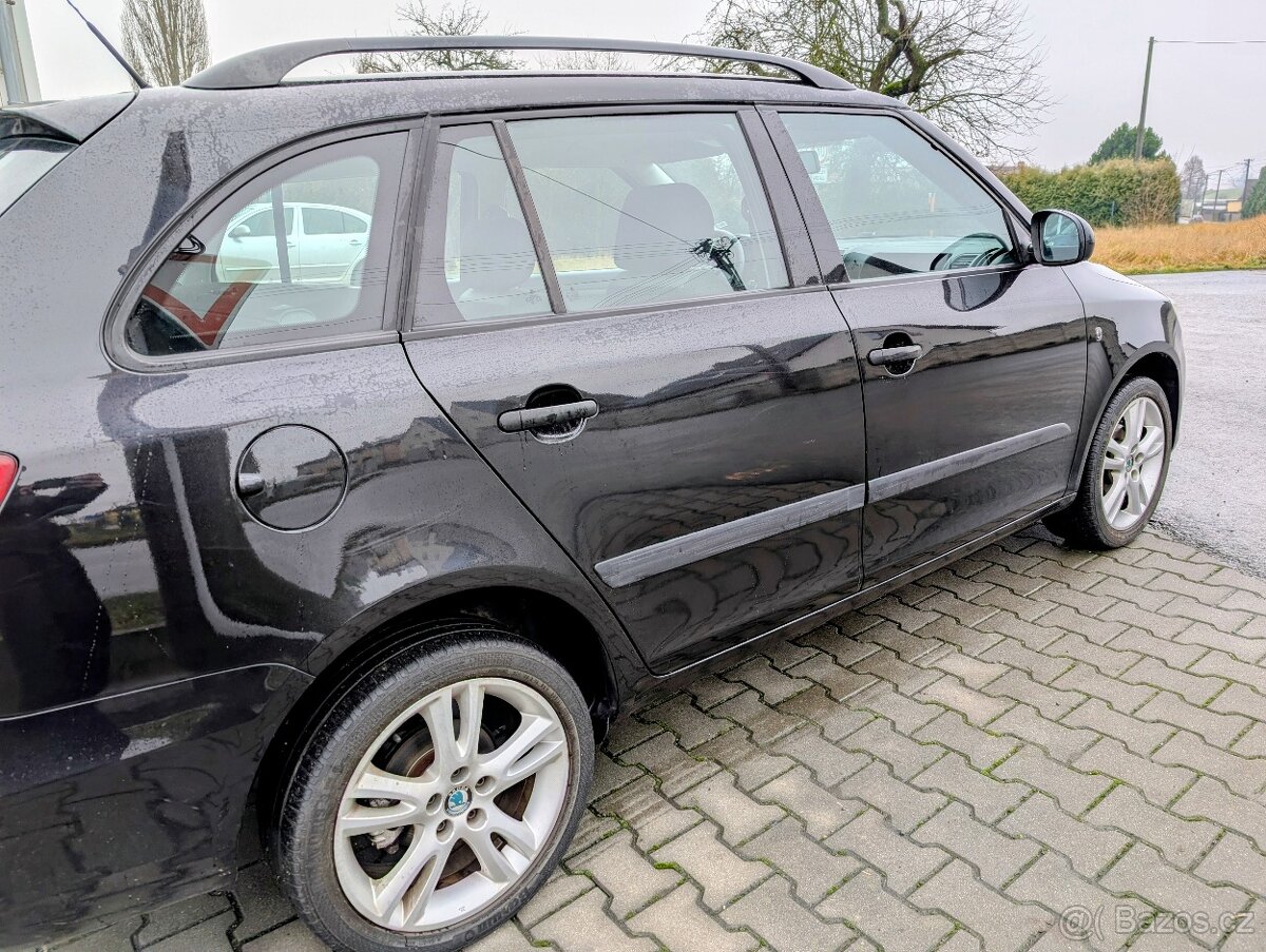 ŠKODA FABIA II COMBI 1.4 16V 63KW 2011 TAŽNÉ - 5