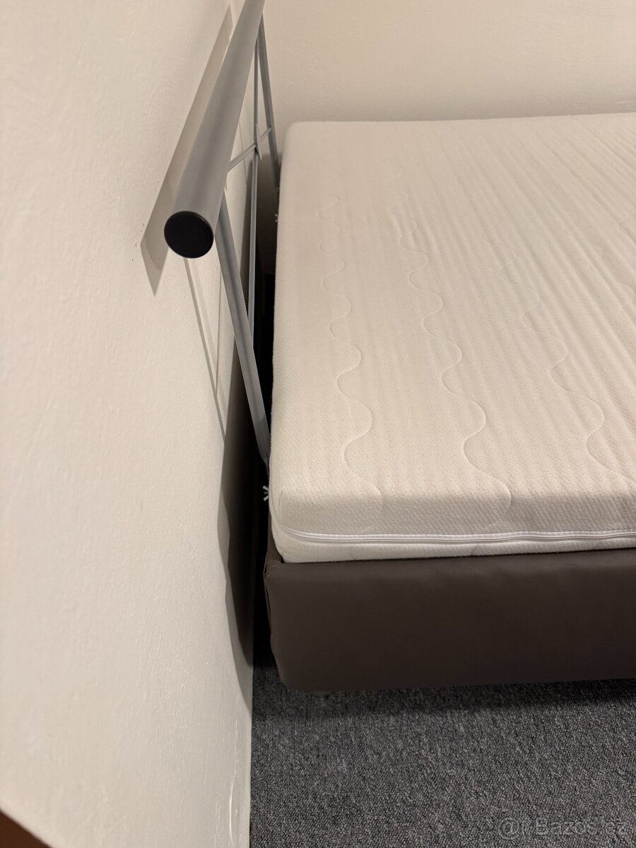 postel s úložným prostorem - 5