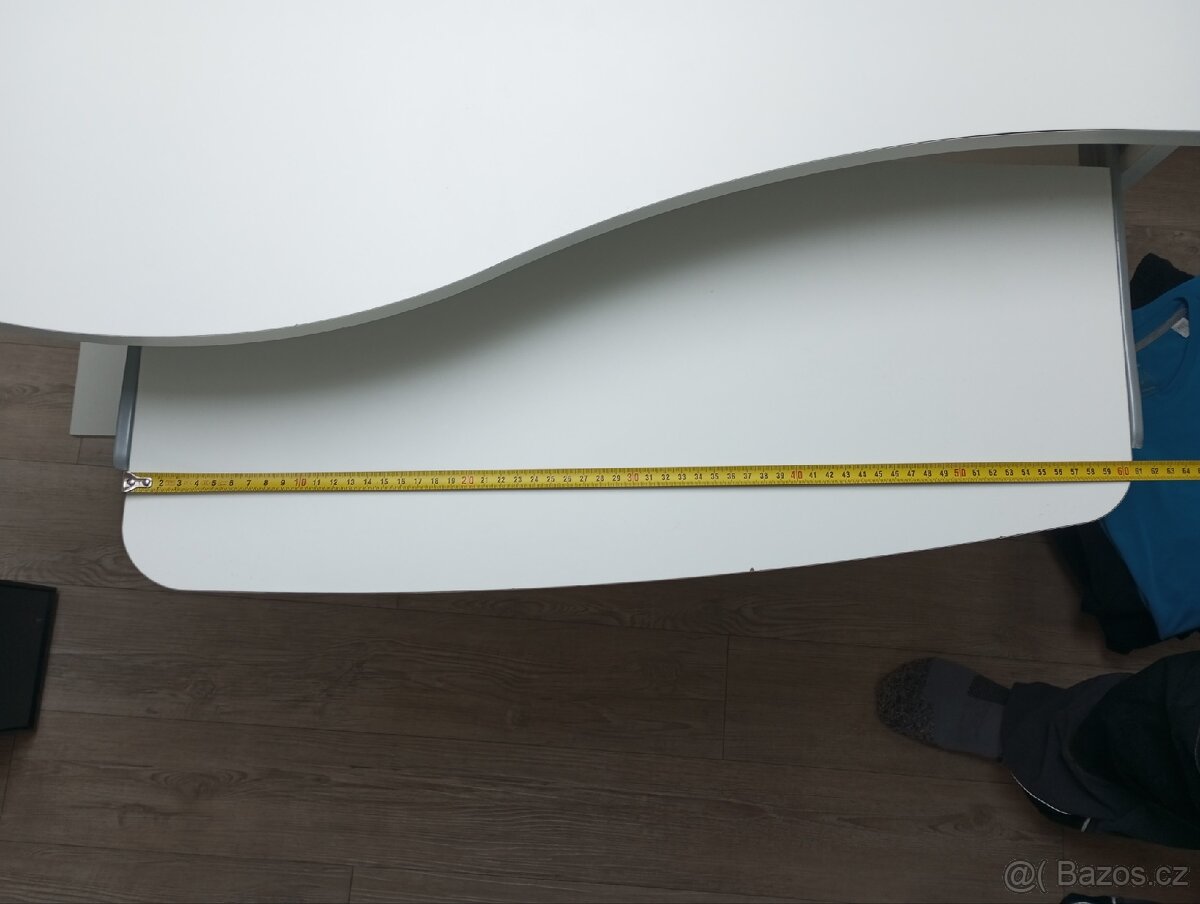 Bílý počítačový stůl - 5