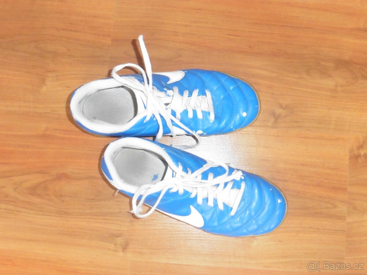 Modré sálové boty NIKE, boty do tělocvičny vel. 36,5 - 5