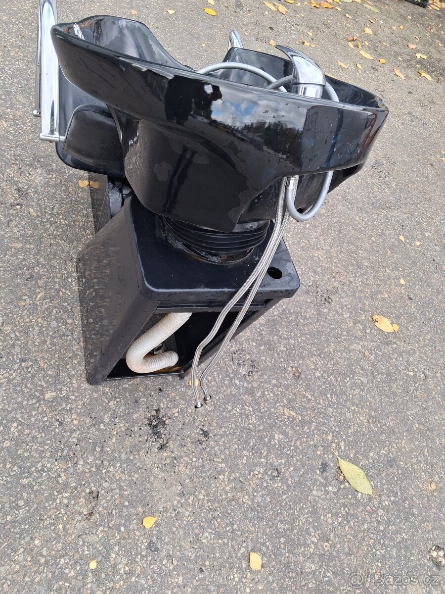 Kadeřnické křesko s mycí jednotkou - 5