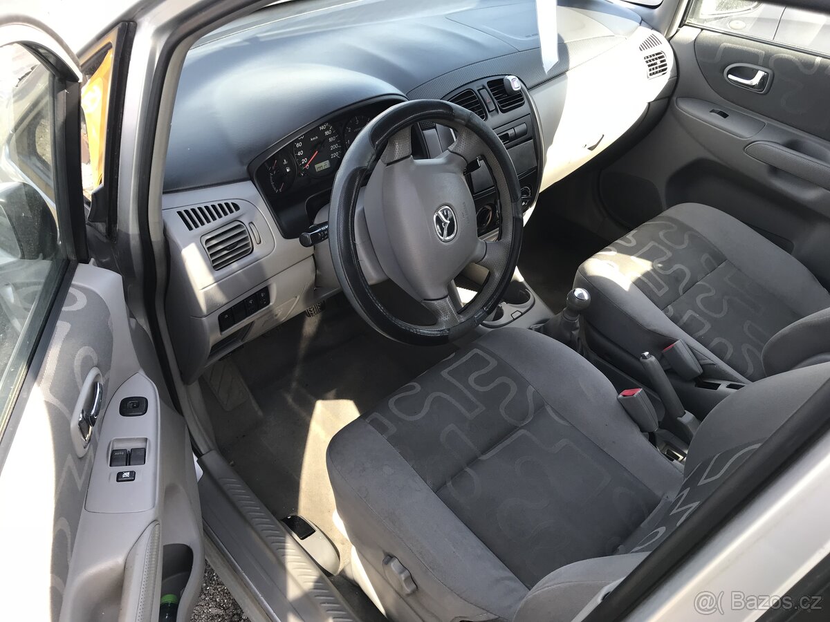 Mazda Premacy 2,0Di 74kW 2003 RF, díly - jezdí - 5