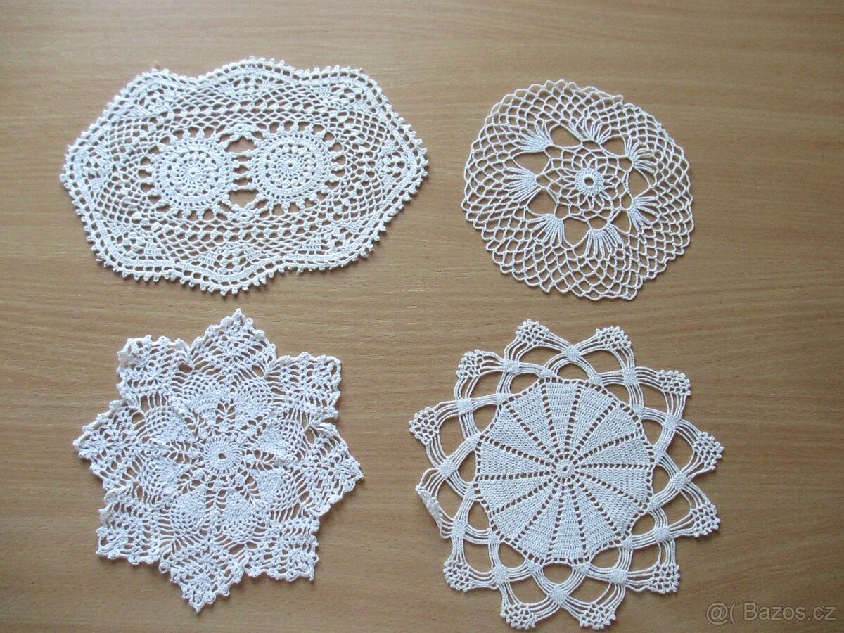 Háčkované krajkové dečky ruční práce - 5