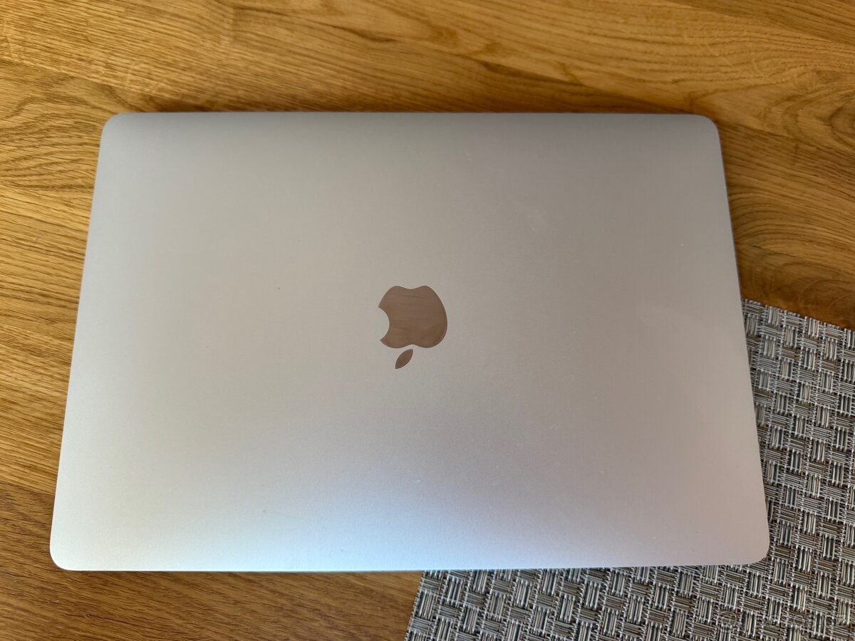 Apple Macbook Air M1 13” 2020 8/256Gb - 5