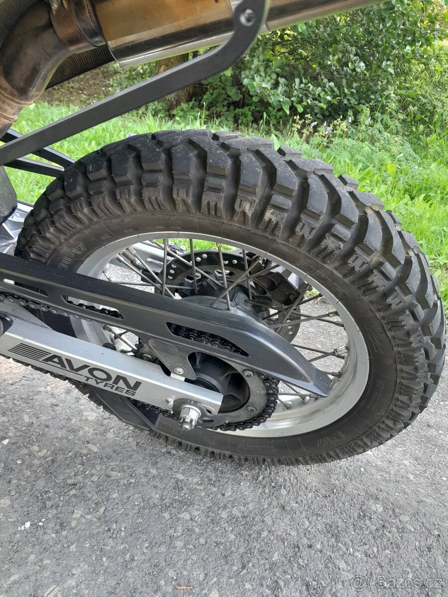 Suzuki DR 650 RSE
