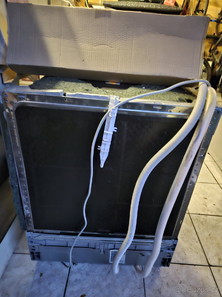 Prodam vestavenou mycku BOSCH, 60 cm, SMV25AX01E/48 - 5