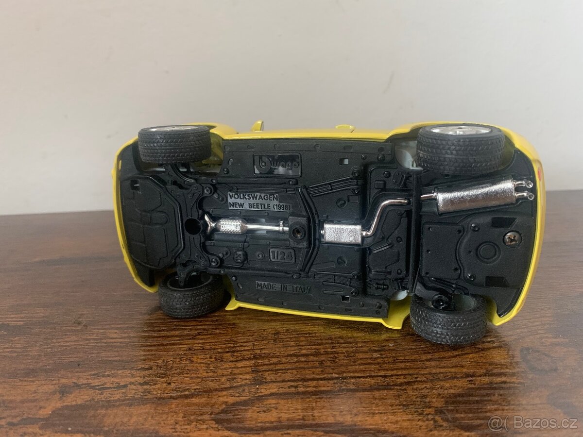 VW New Beatle 1:24 Bburago - 5