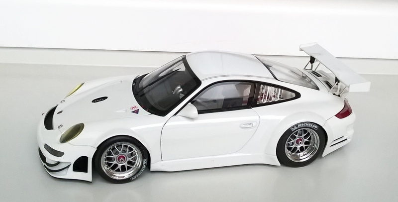 Porsche 911 1/18 - 5