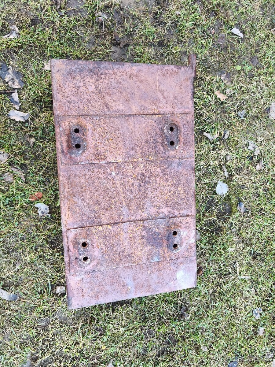 Bedna na baterii Zetor 25 - 5