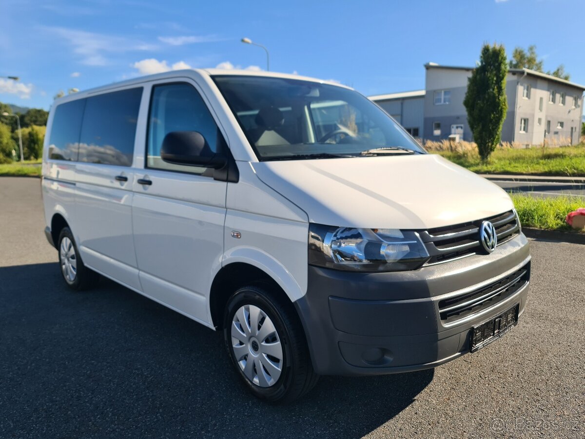 VW CARAVELLE T5 2.0 TDi 75-KW KLIMA 9-MÍST SERVISK 1.MAJ. - 5