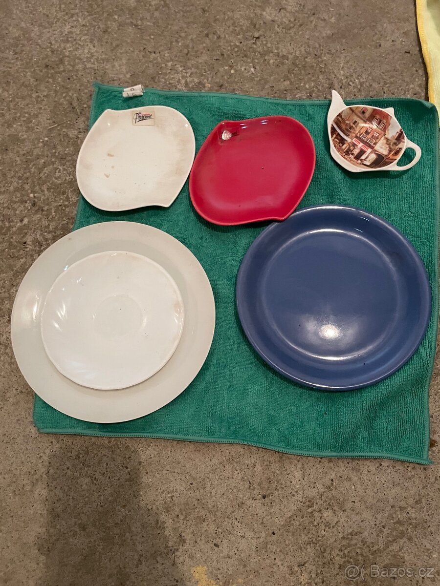 Sada talířů - 5