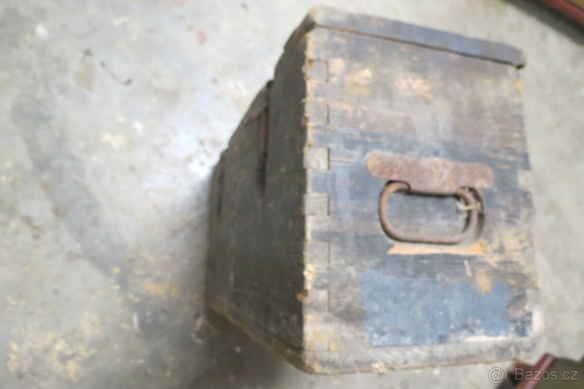 Stará vojenská bedna - 5