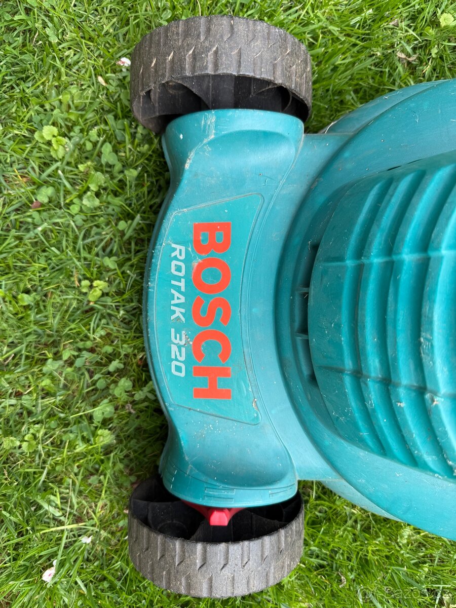 Sekačka Bosch ROTAK 320 - 5