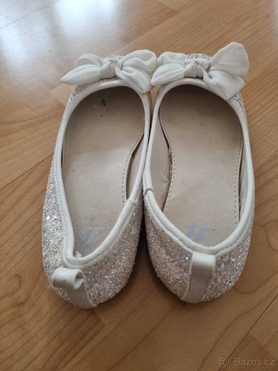 Dívčí balerínky Baťa - bílé s mašlí - vel. 32 - 5