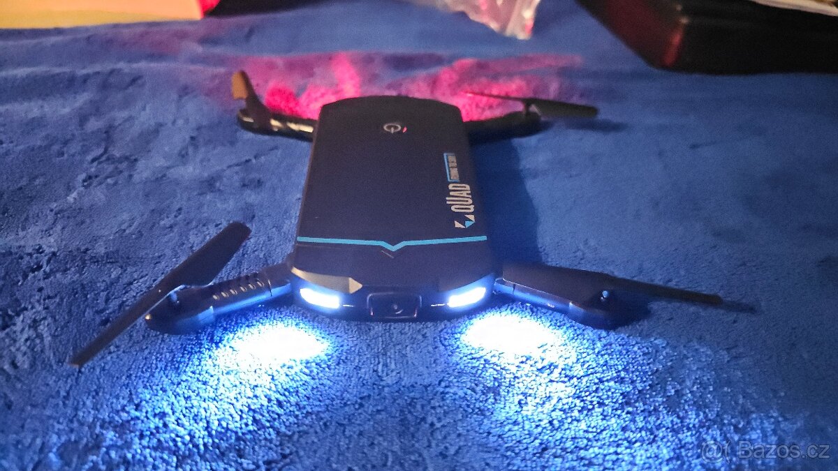 Mini kvadrokoptéra s kamerou - 5