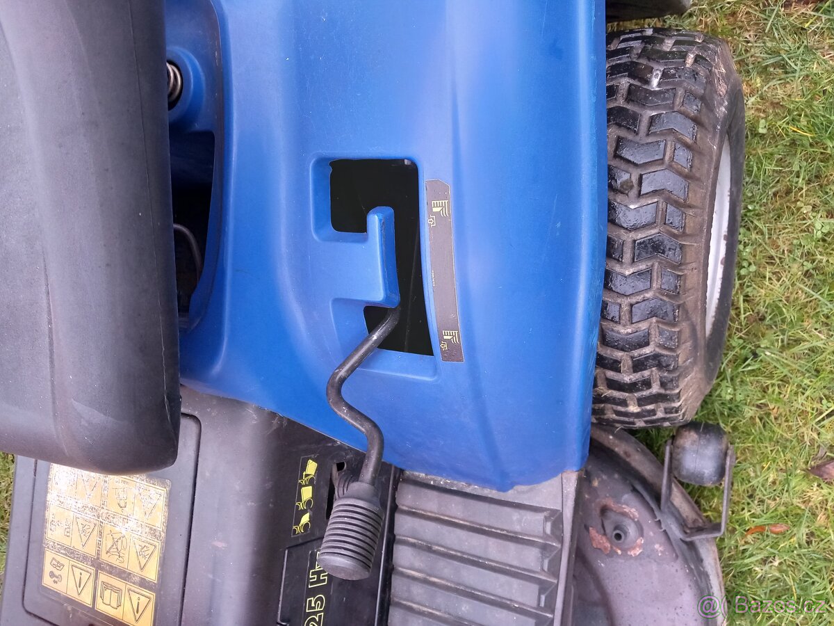 Zahradni traktor Iseki cm125 HY - 5