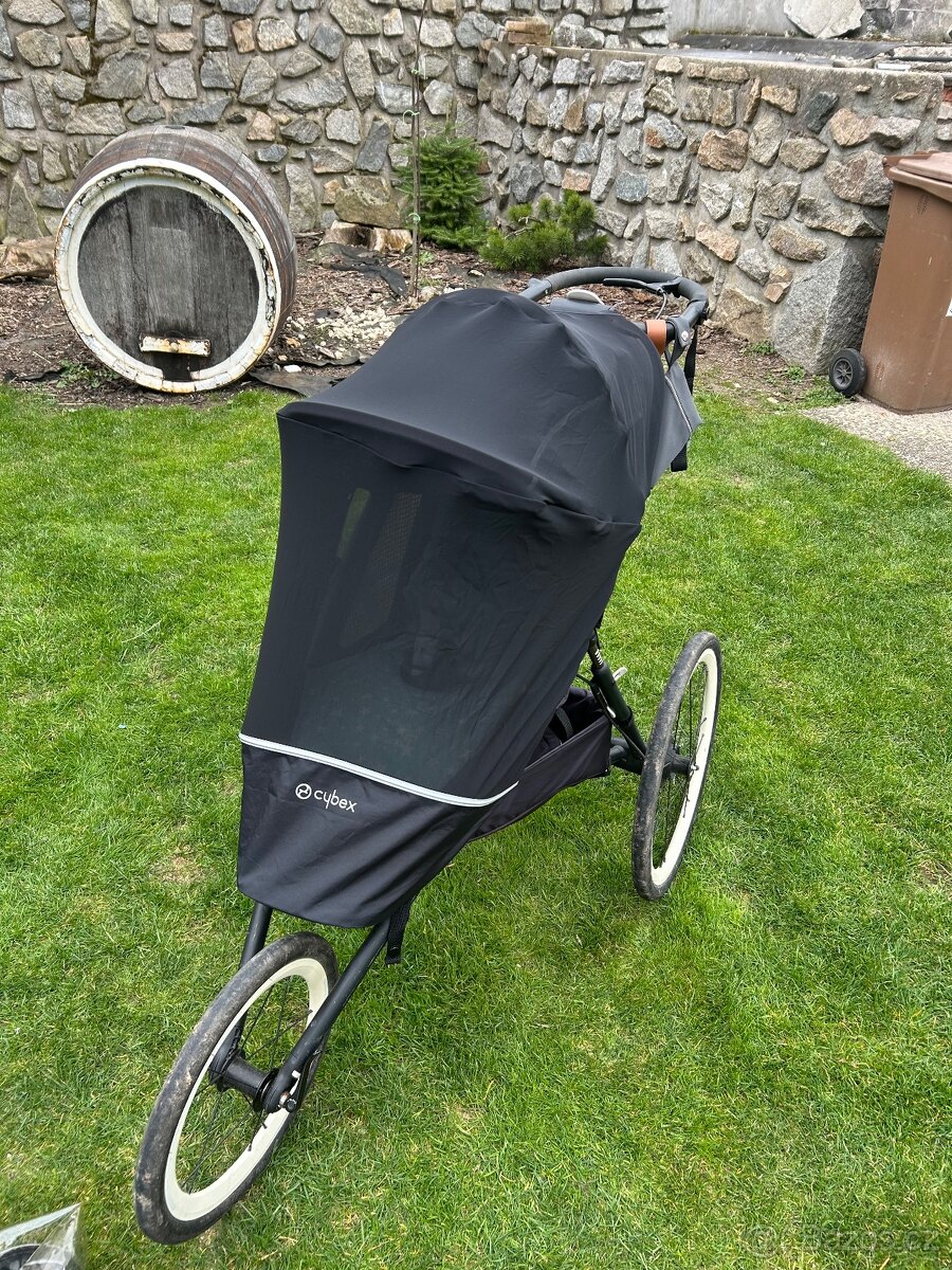 Cybex AVI - 5