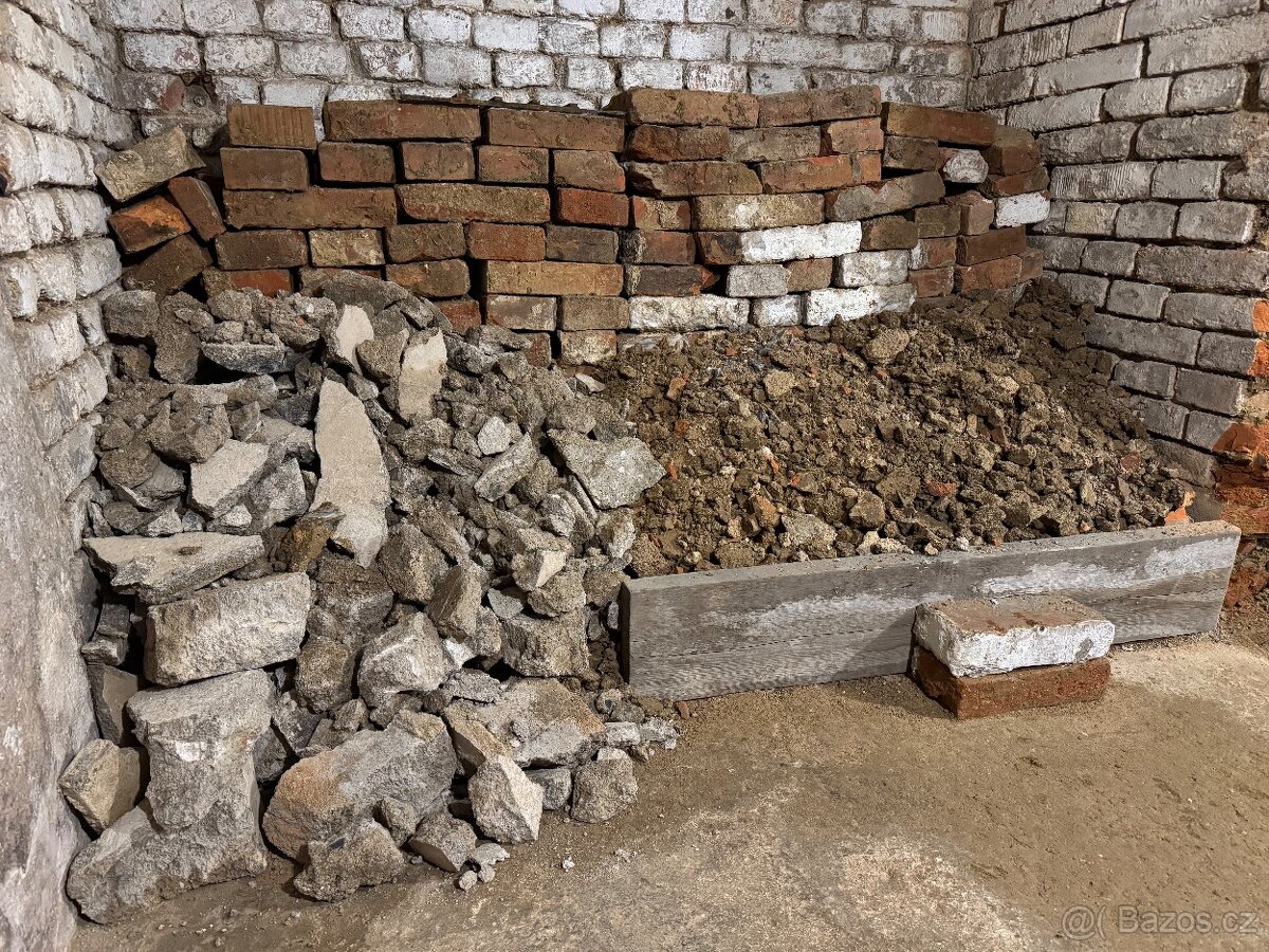 Cihly, hlína-jíl, stavební suť a zbytek směs ZDARMA ZA ODVOZ - 5