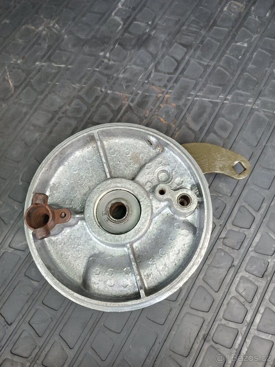 Brzdové pakny brzdový štít střed kola buben květák Ural M72 - 5