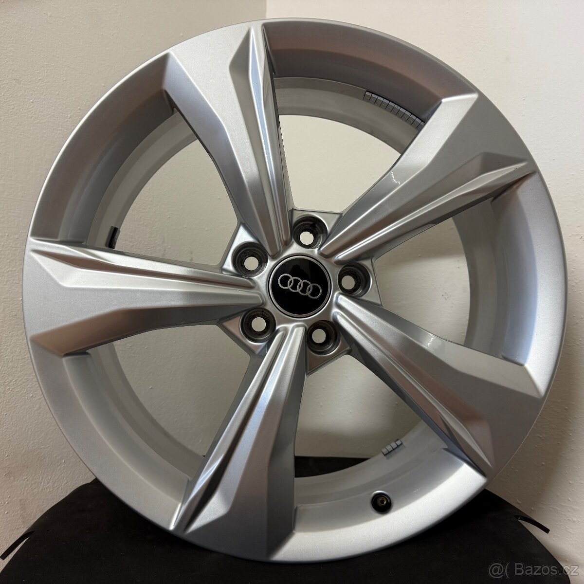 AUDI Q5 / ŠKODA KODIAQ 5x112 R19 ET34 7Jx19 57,1mm - 5