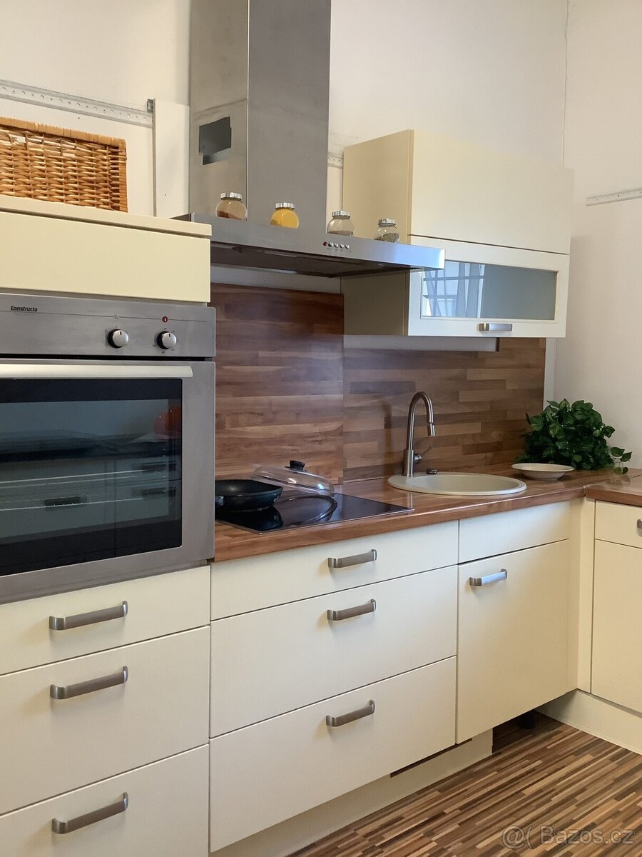 Moderní kuchyň LIVIA - 5