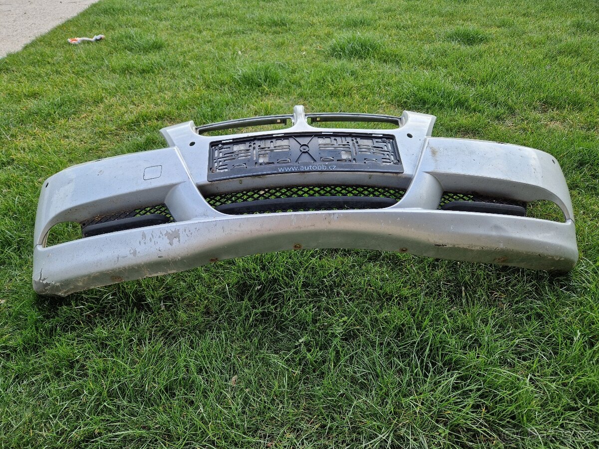 Přední nárazník BMW 320 - 5