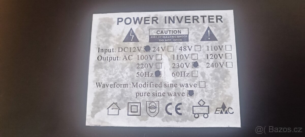 Měnič čistý sinus 12V 2500W / 5000W - 5