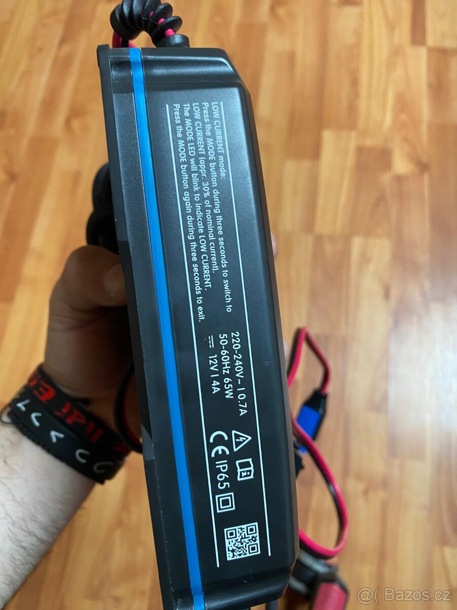 Victron Blue Smart Charger 12V 4A - 5