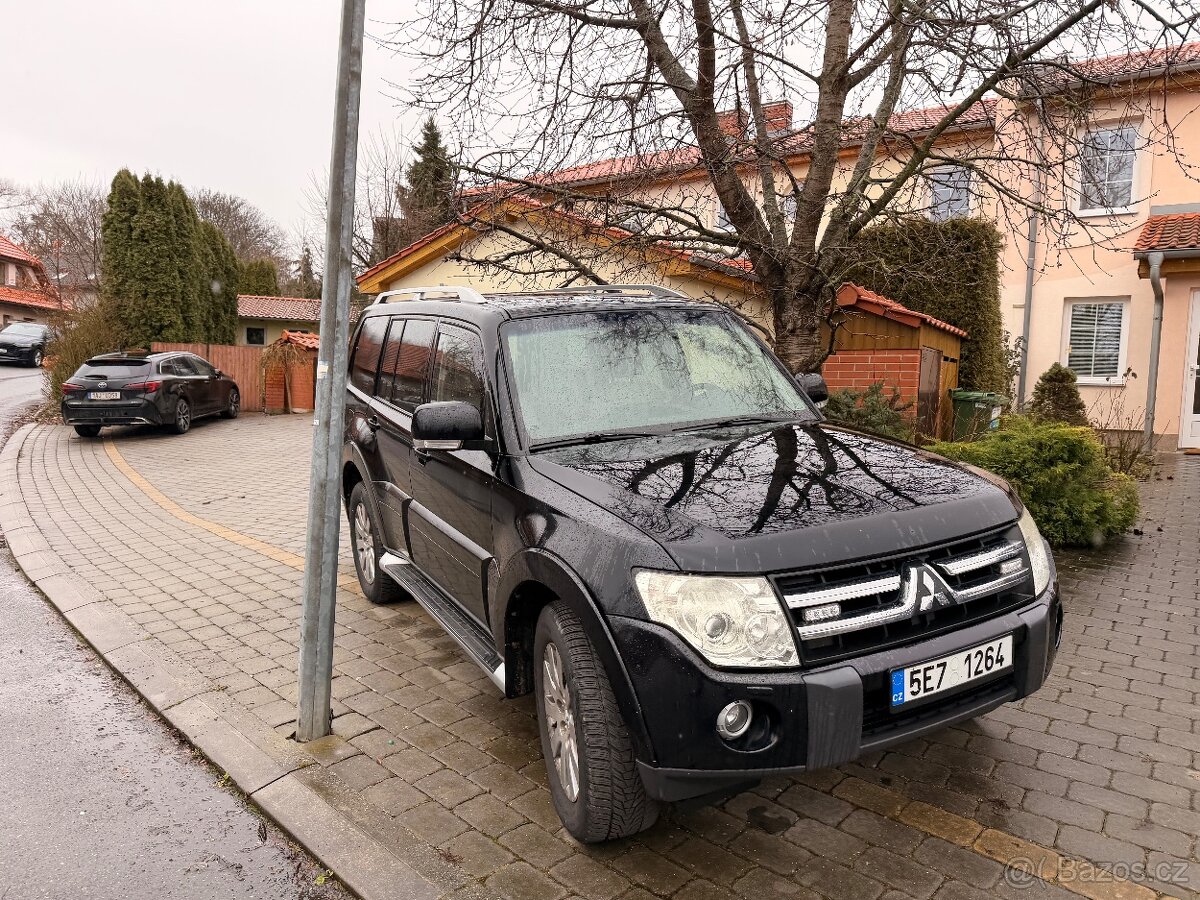 Mitsubishi Pajero - 5