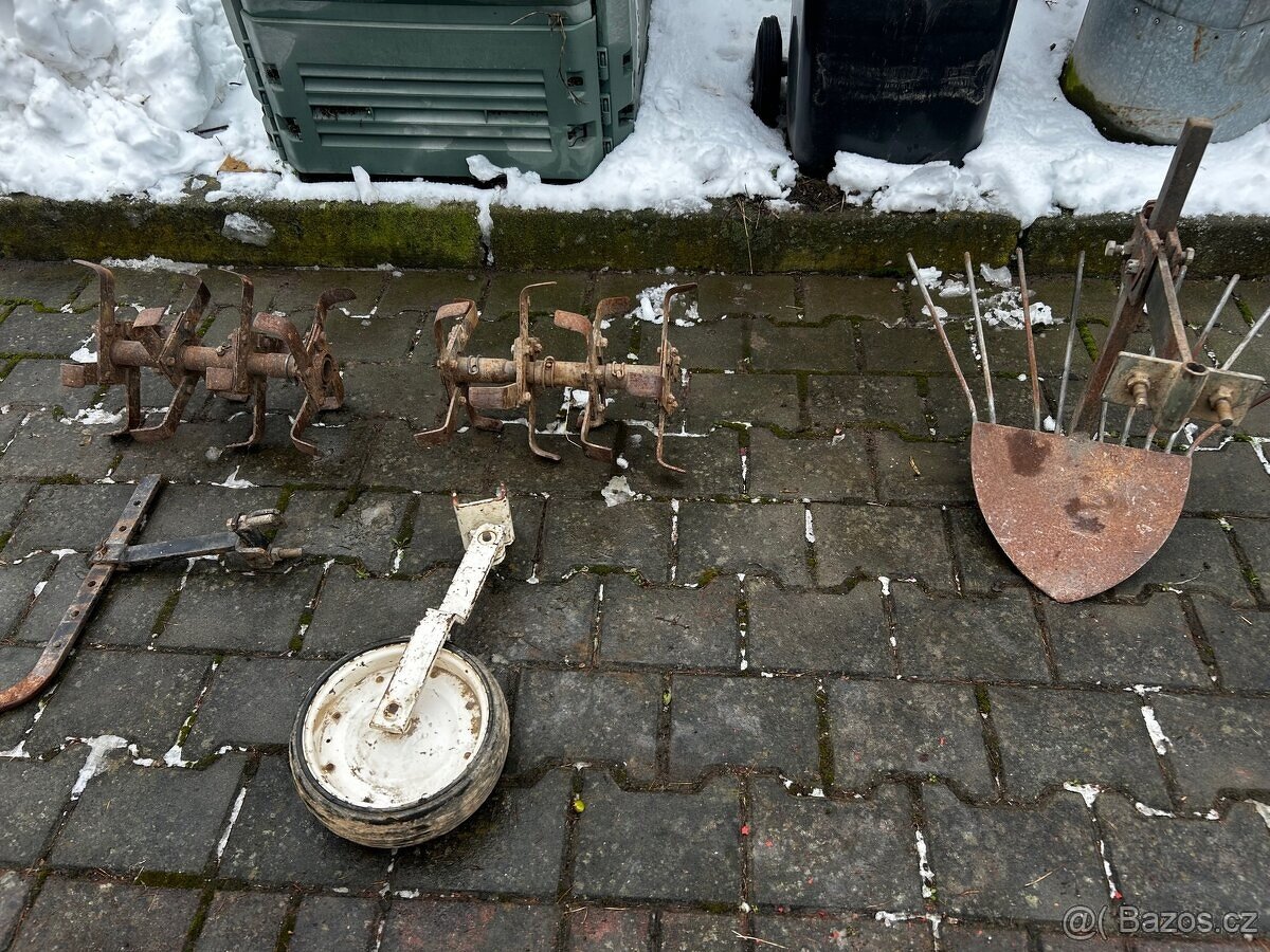 Malotraktor Robí 151. - 5