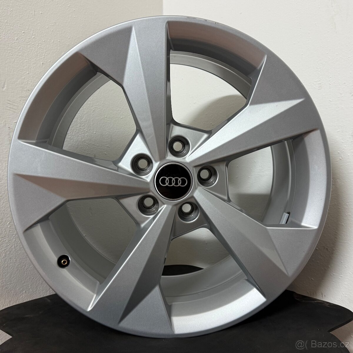 AUDI A3/VW GOLF/ŠKODA OCTAVIA 5x112 R18 ET46 8Jx18 66,6mm - 5