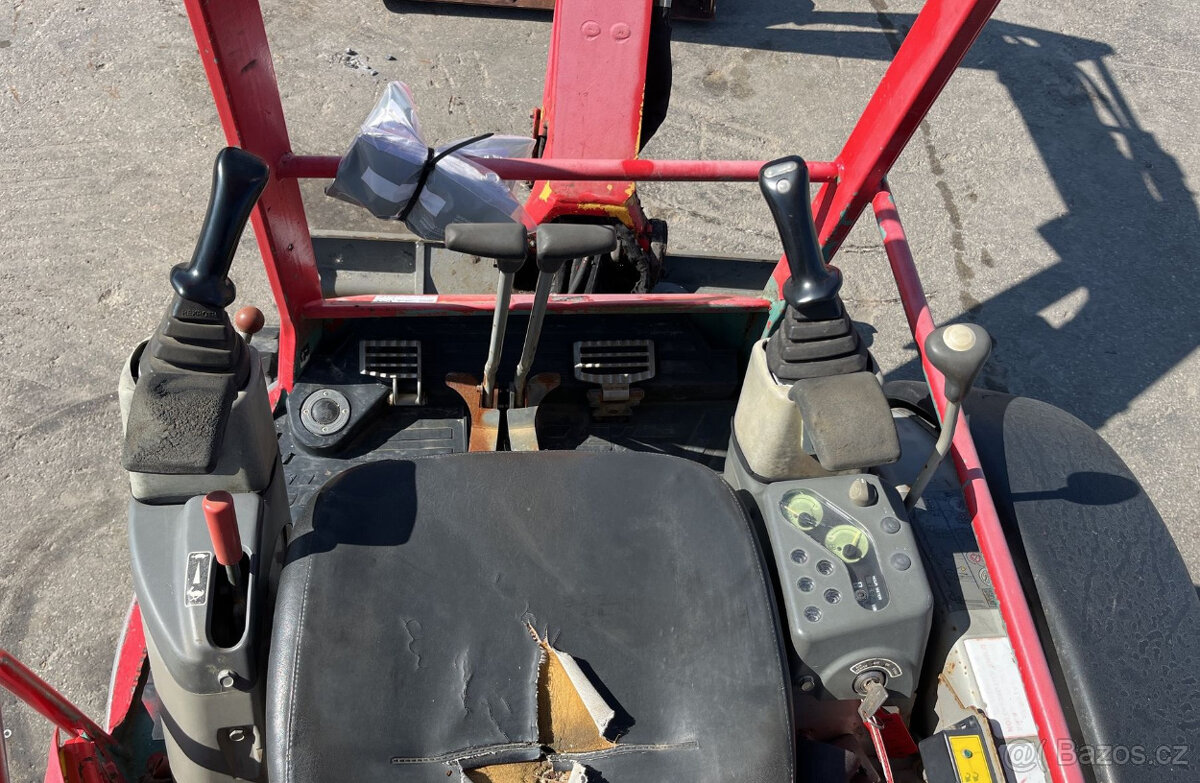 mini bagr yanmar 2,3t - porucha pojezdu 292 000Kč + DPH - 5