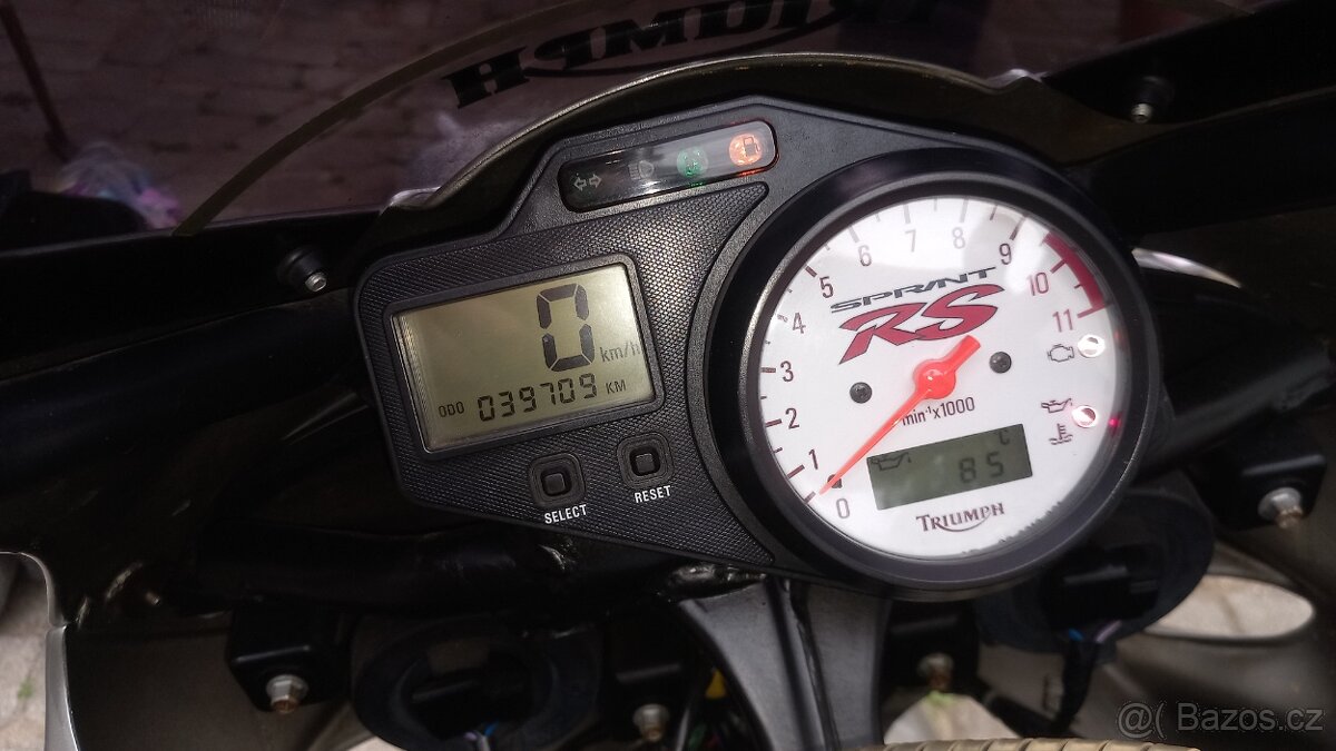 Prodám Triumph 955i RS - 5