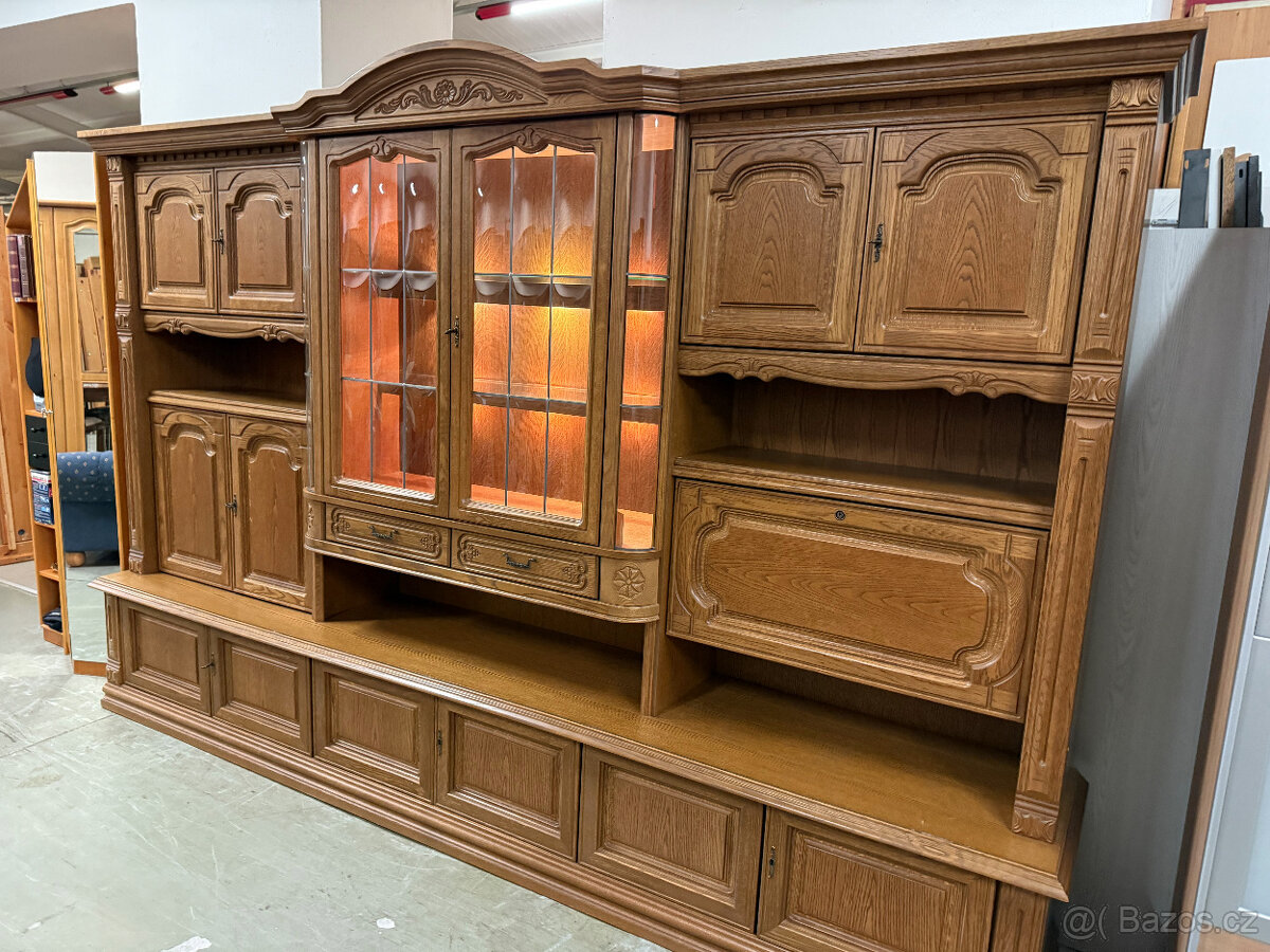 Zdobená dubová rustikální stěna 330cm - 5