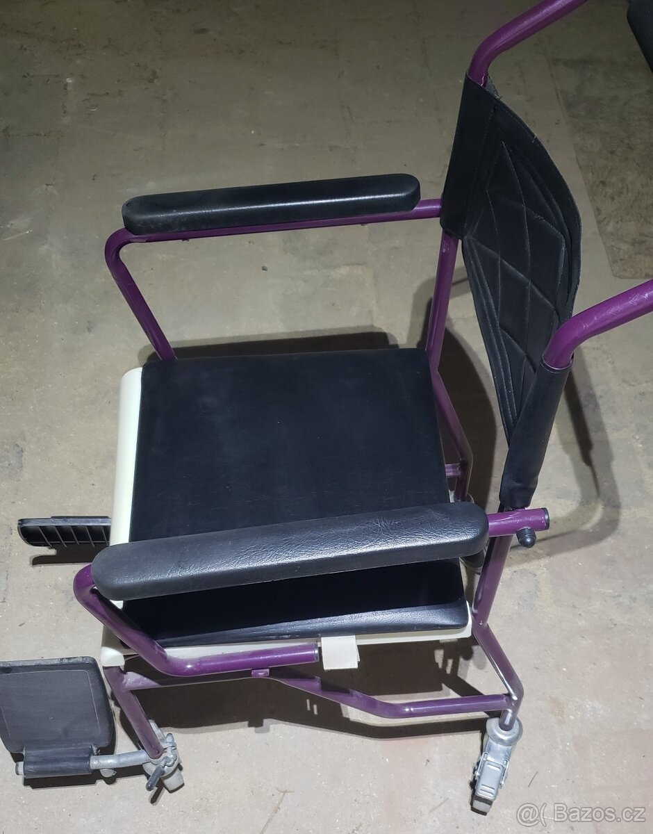 Toaletní křeslo / vozík pojízdné na kolečkách - 5