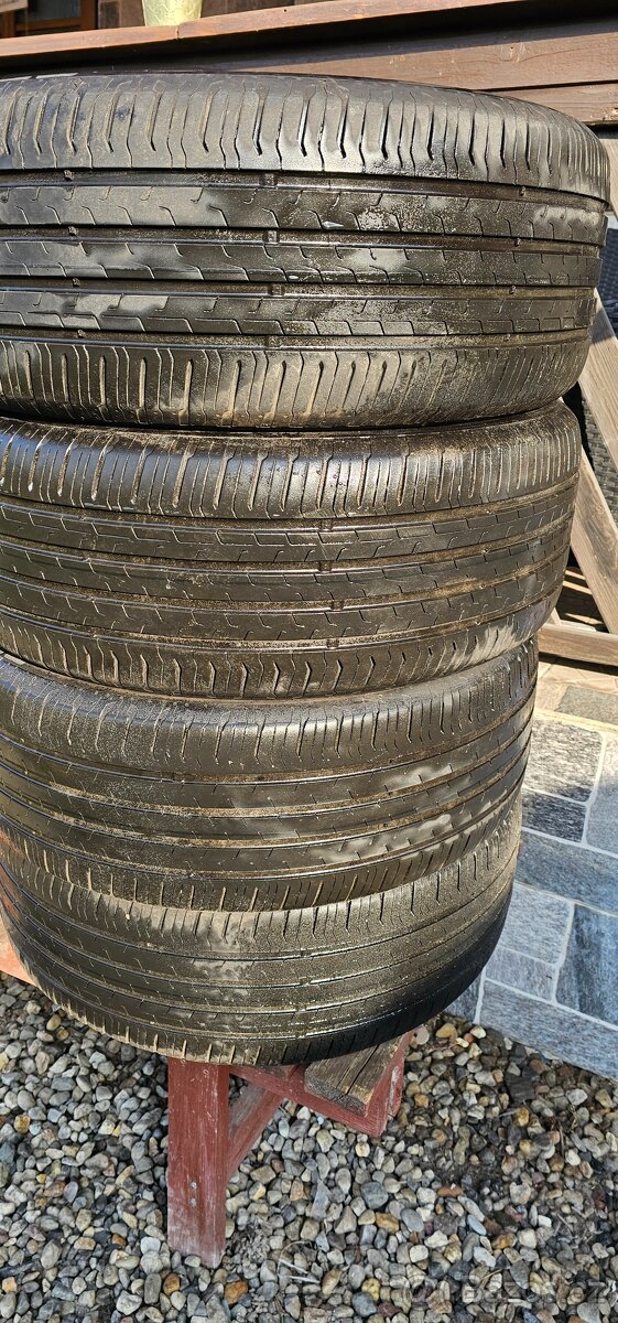 Prodám LETNI CONTINENTAL 235/50.R19 - 5