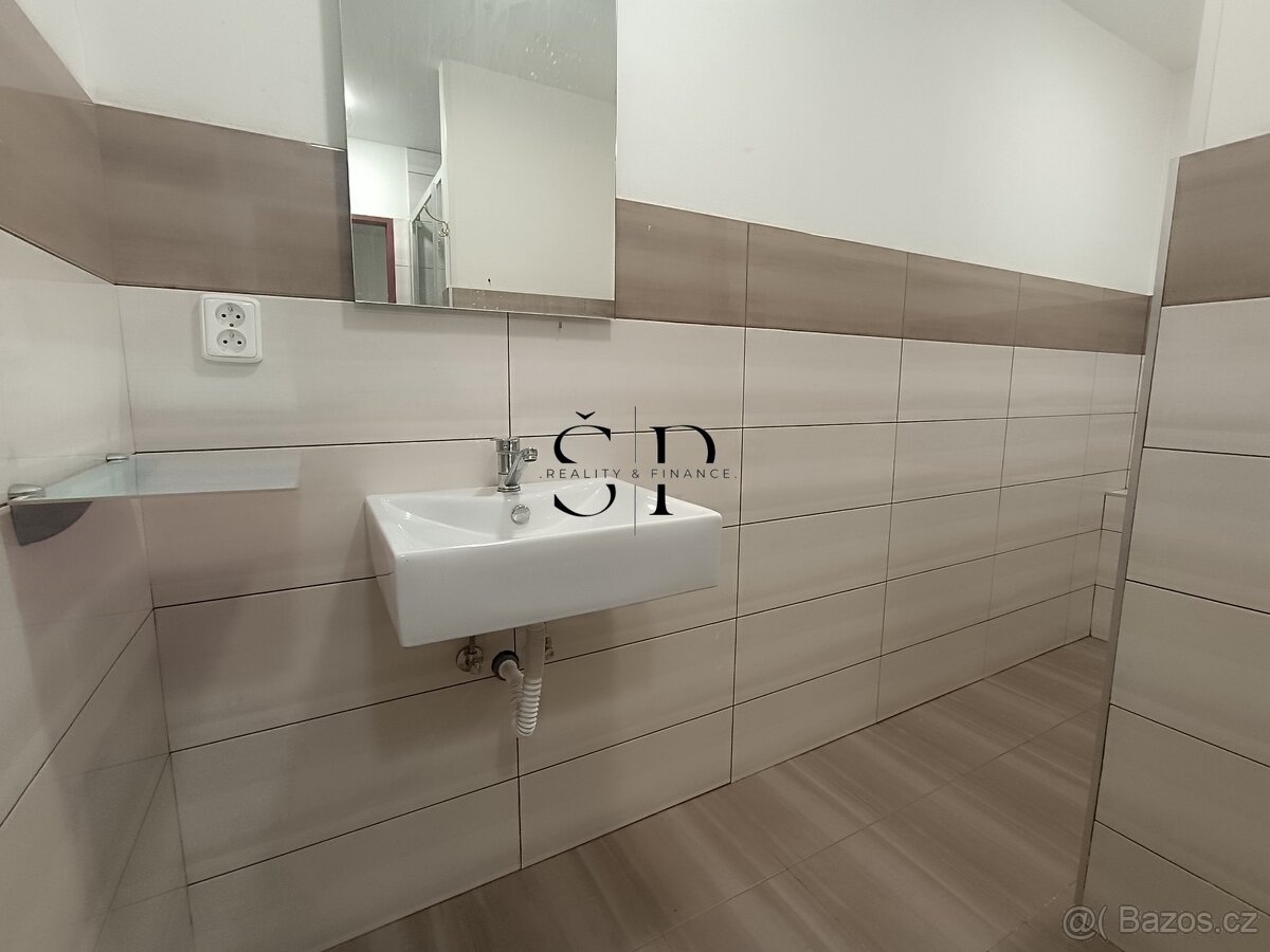 Pronájem bytu 2+1 s lodžií, 70 m² – Sídliště 9. května, Nejd - 5