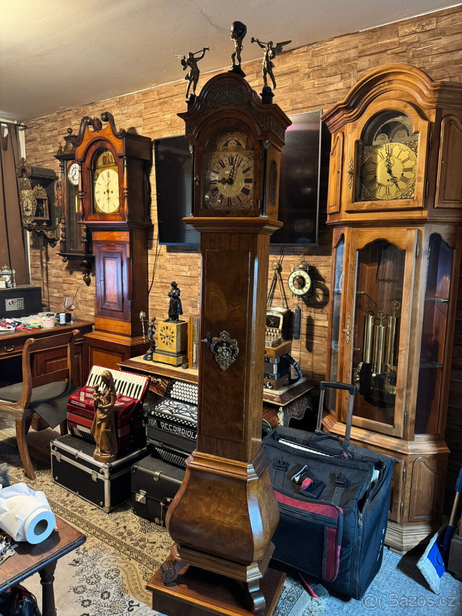 Prodám dvoje podlahové hodiny ve výborném stavu. - 5