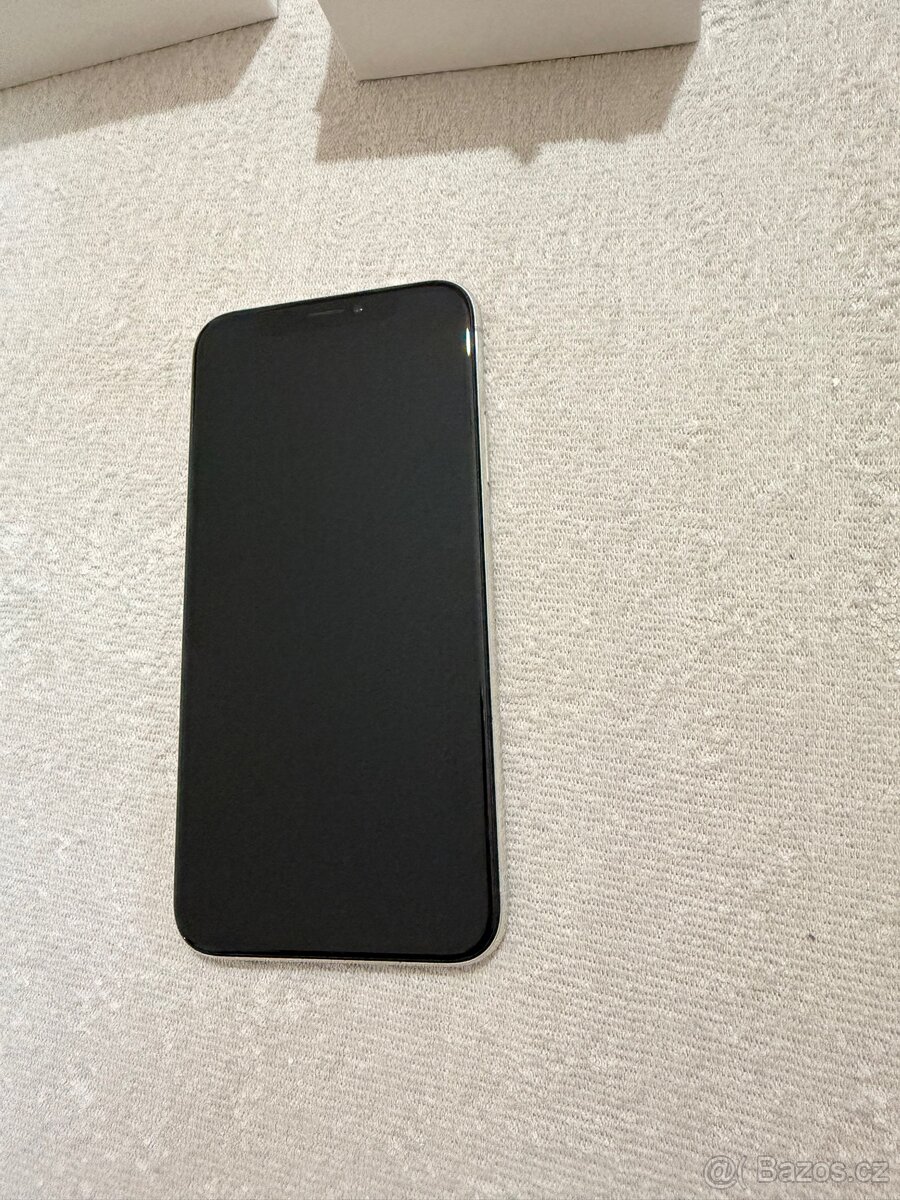 IPhone X 256 GB, velmi dobrý stav, vše funkční, baterie 73% - 5