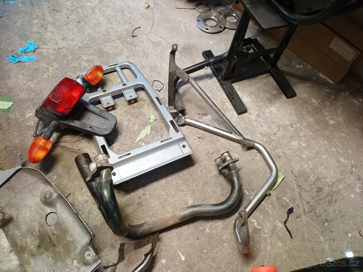 BMW r1100gs díly - 5