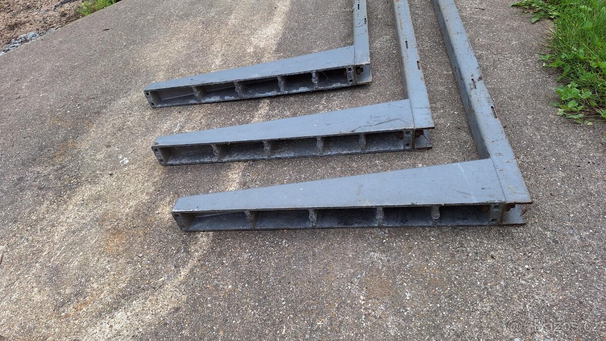 Konstrukce regálu - 5