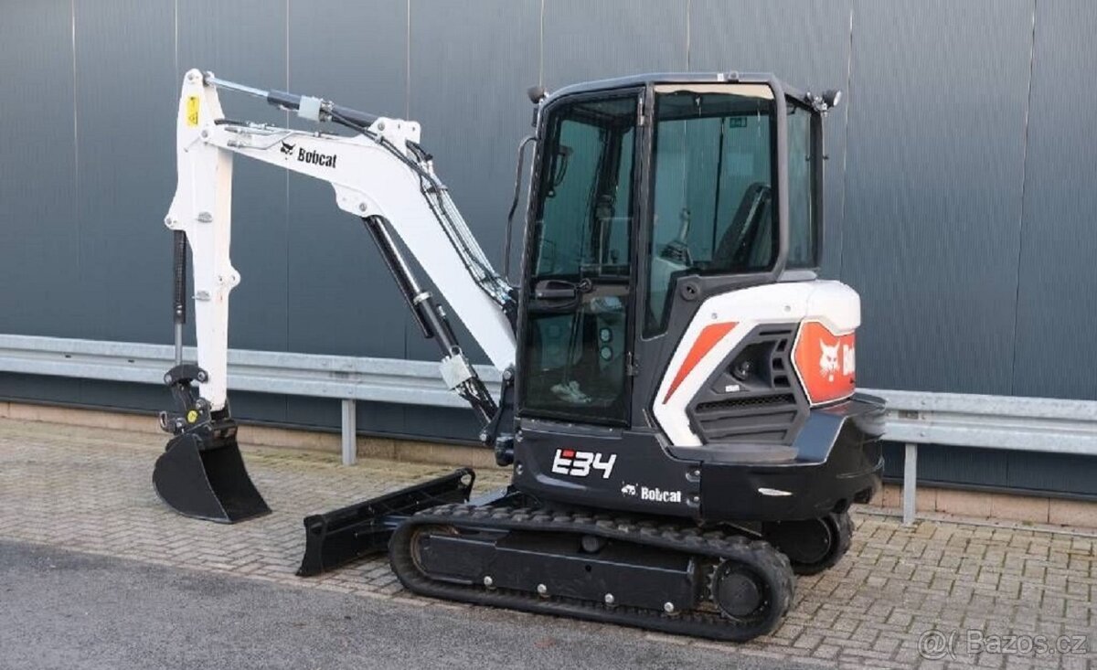 Mini-bagr| Výborný stav•Bobcat•3,4t-24,8 HP (18,2 kW) - 5