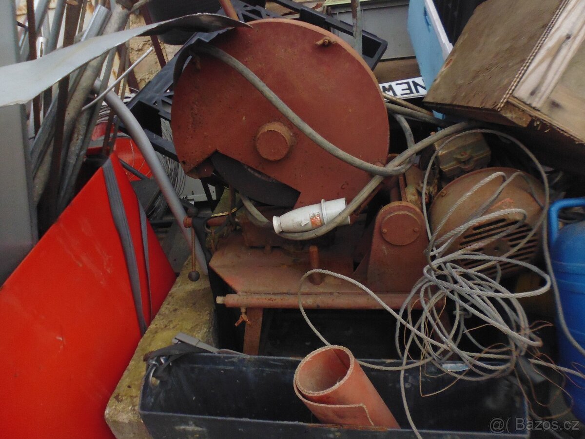 vybavení kovárny - 5