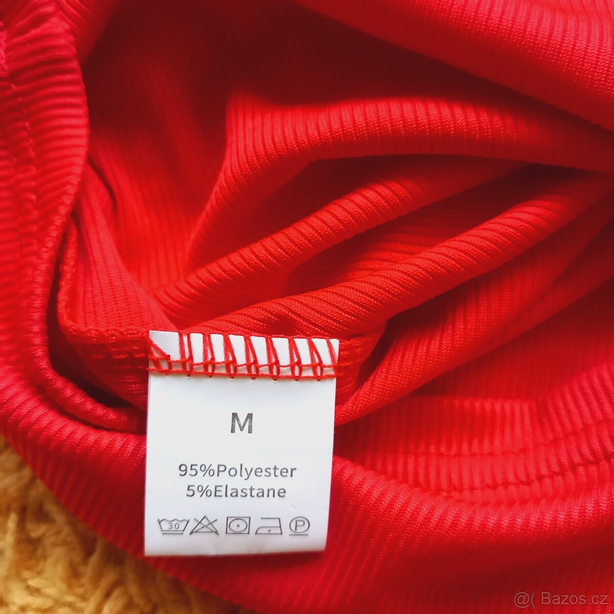 Červené žebrované tričko se stojáčkem - 5