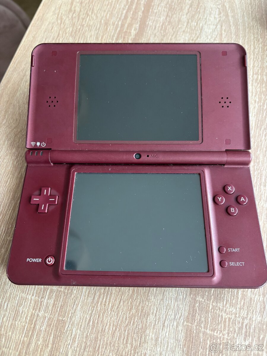 Nintendo DSi XL - 5