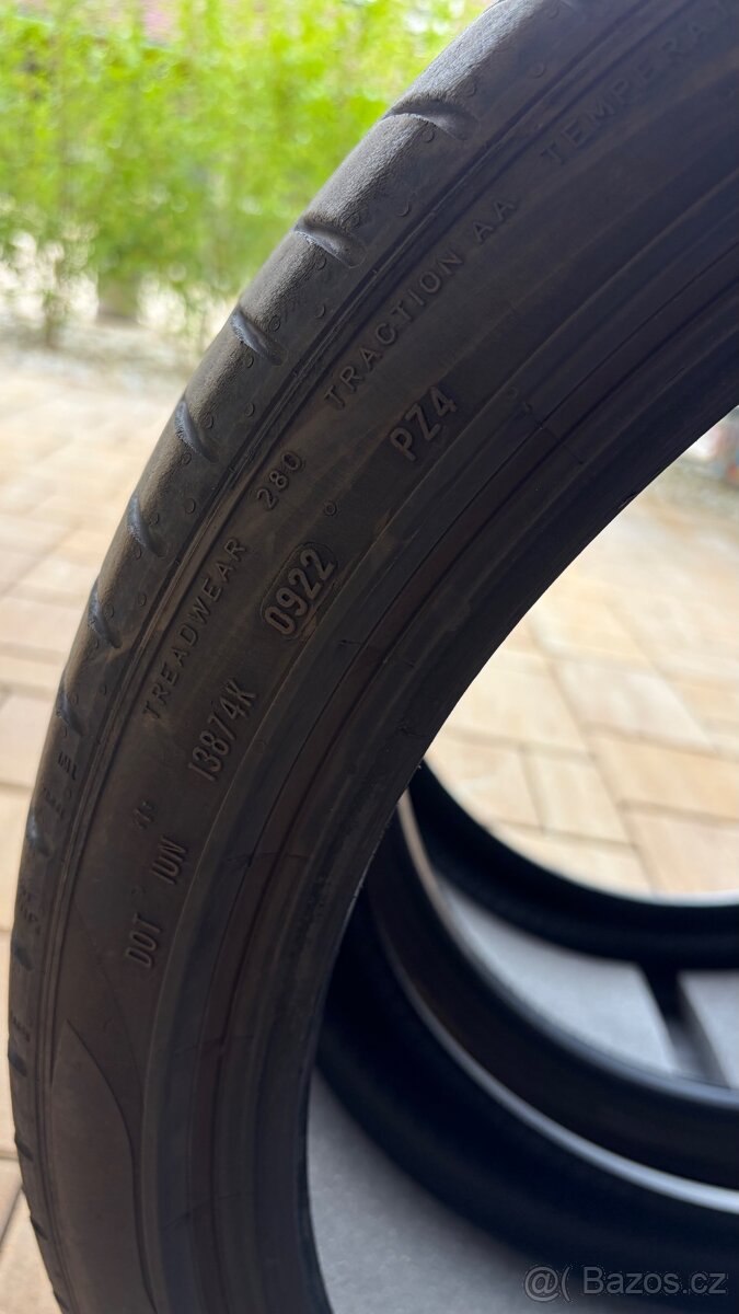 Pirelli P Zero 255/35/21 - 5
