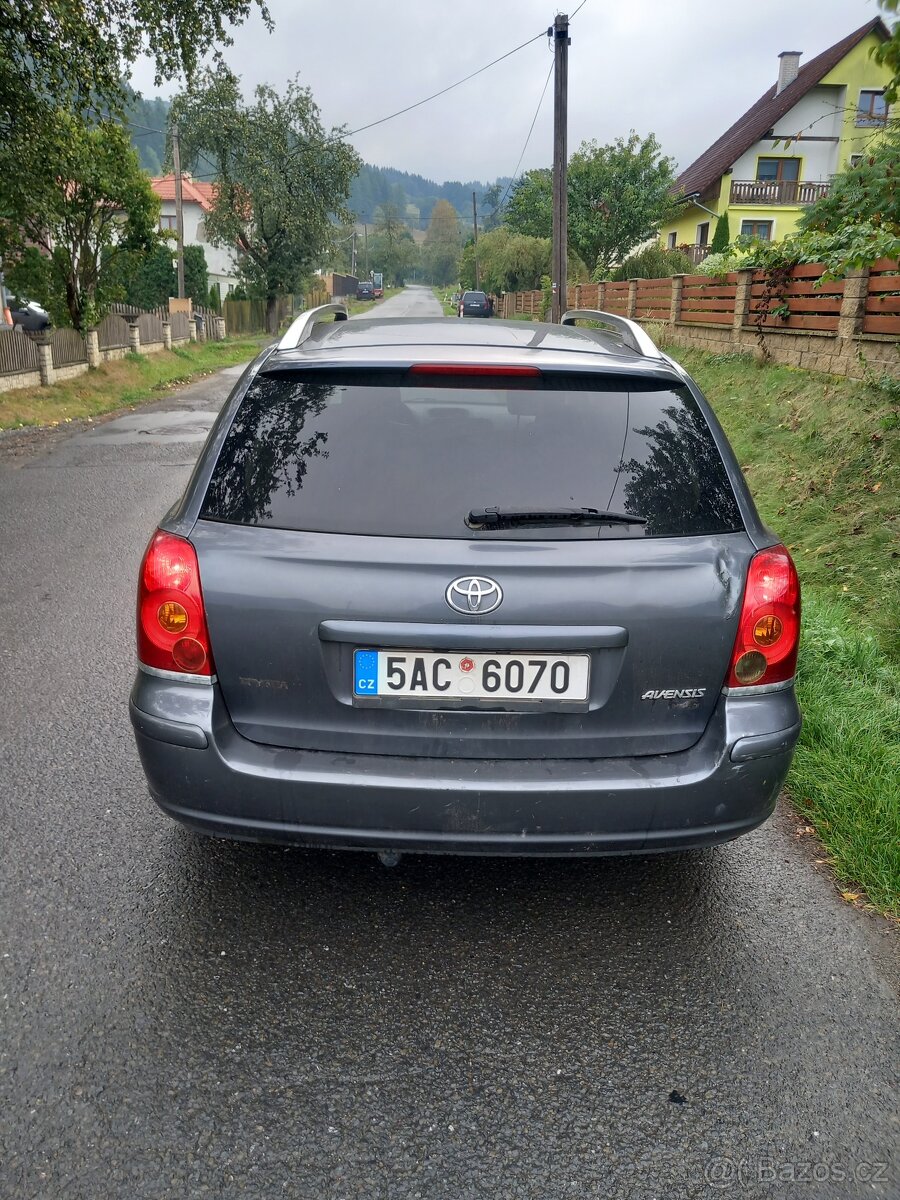 Toyota Avensis - 5