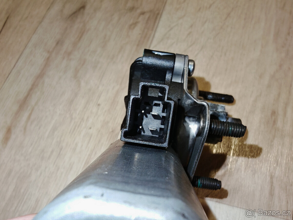 Elektromotor s převodovkou - 5